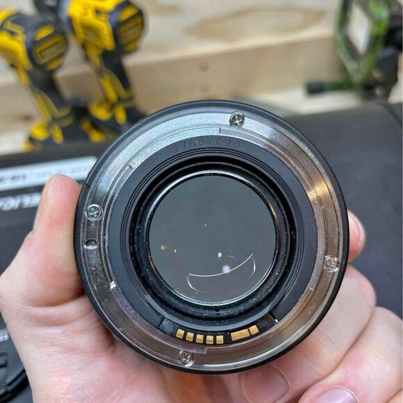 Canon EF 50mm 1.4f Lens - Picture 3 of 3